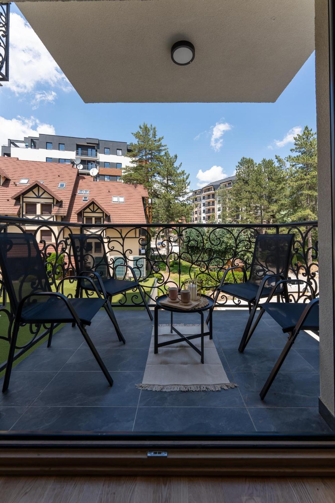 Valt & Apartment